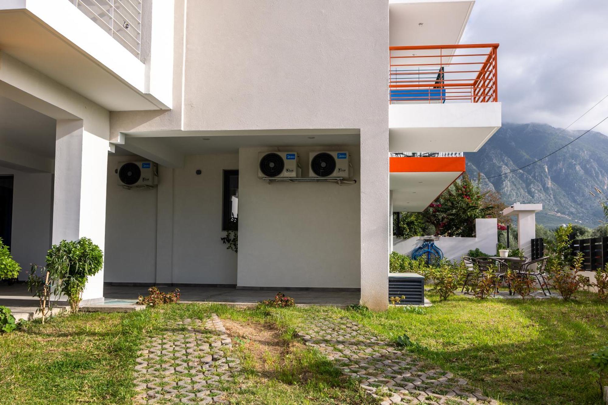 Pagani Blue - Luxury Maisonette A1 Apartment